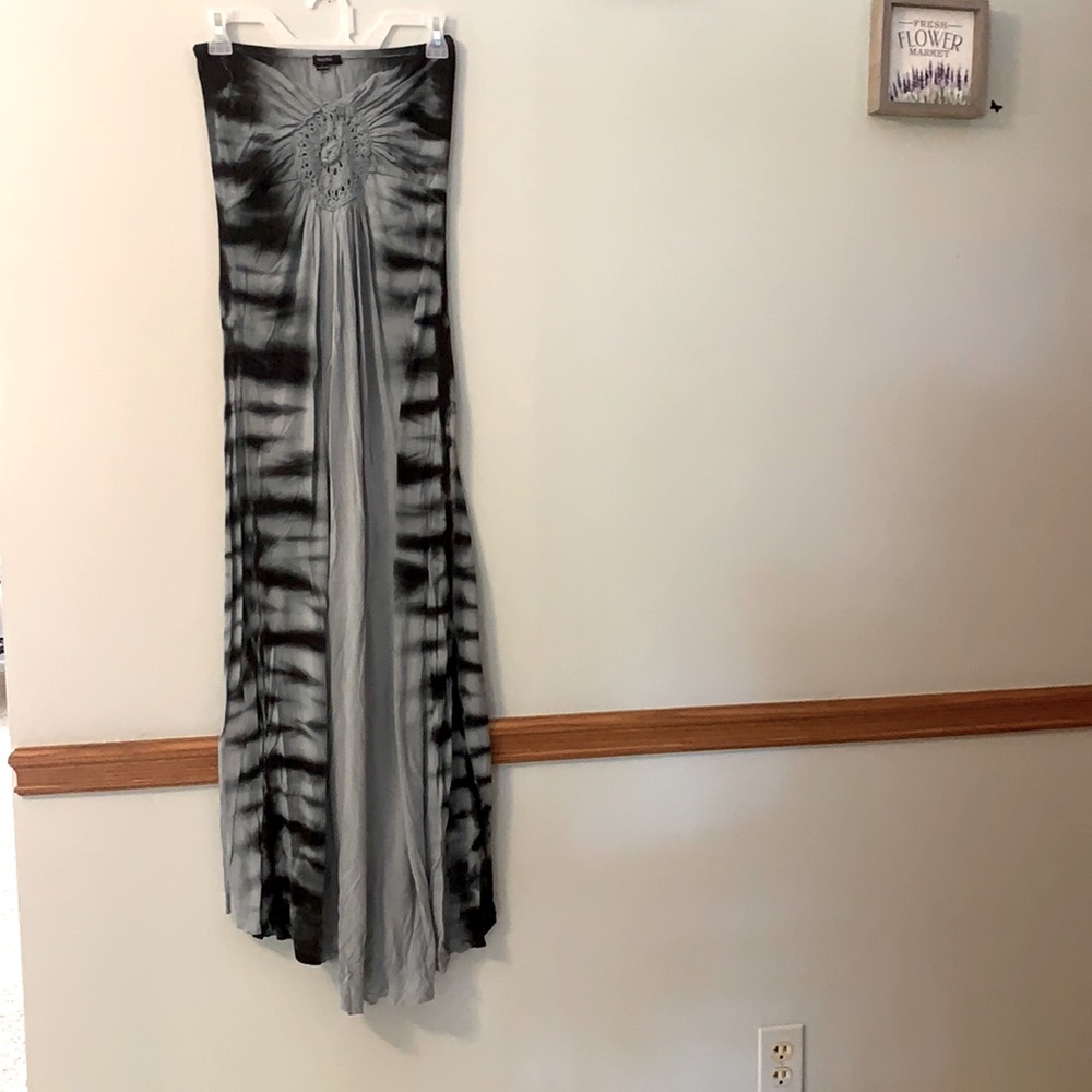 Women’s strapless size L, Raviya dress.